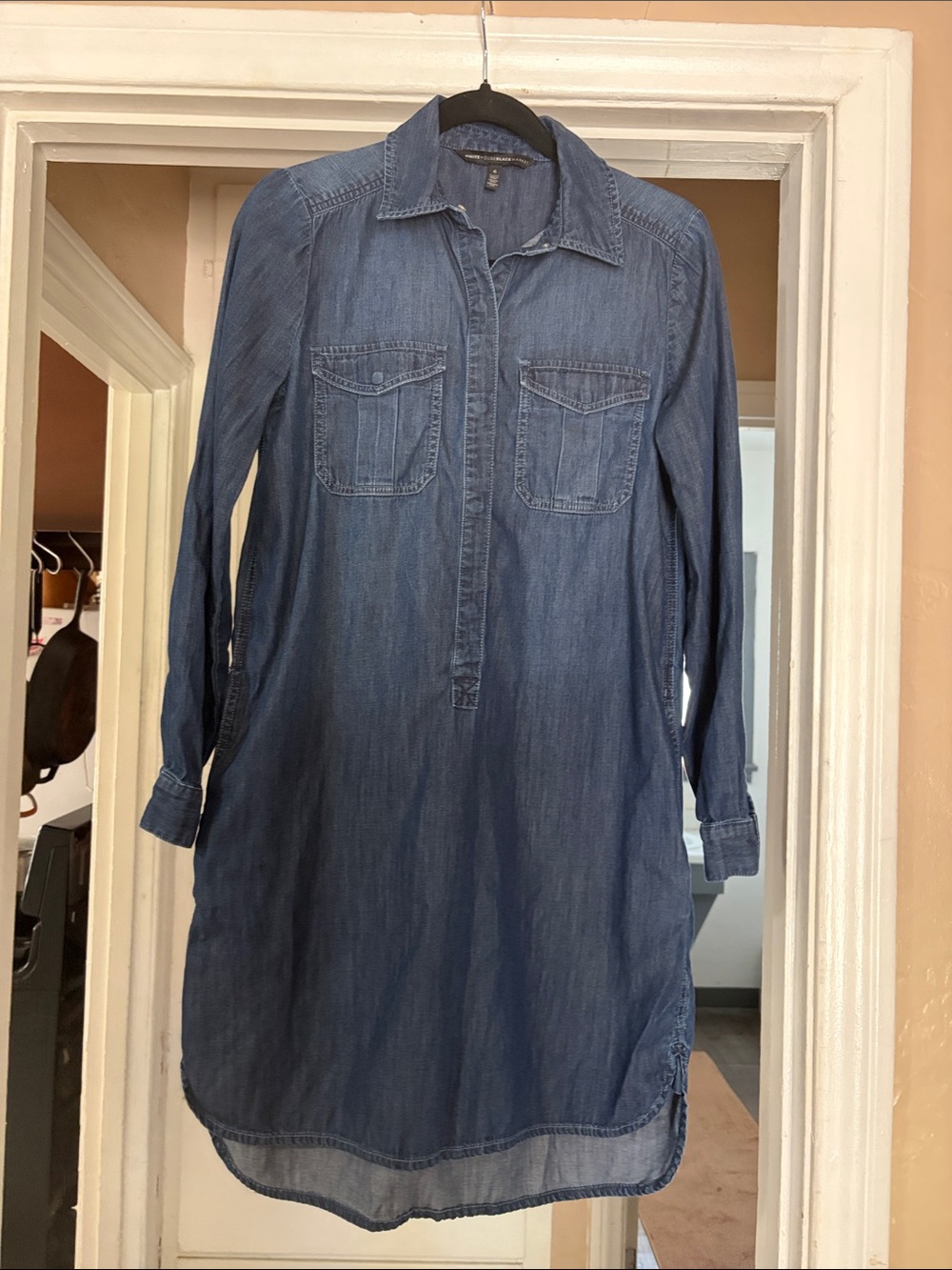 White House Black Market Size 6 Denim Shirt Dress - Blue w/ snaps & pockets